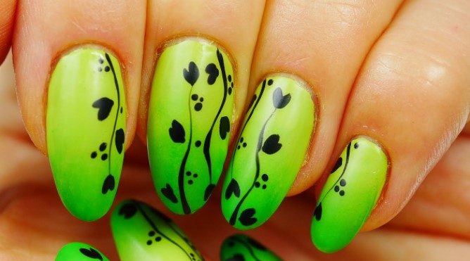 How to paint on Green Nails